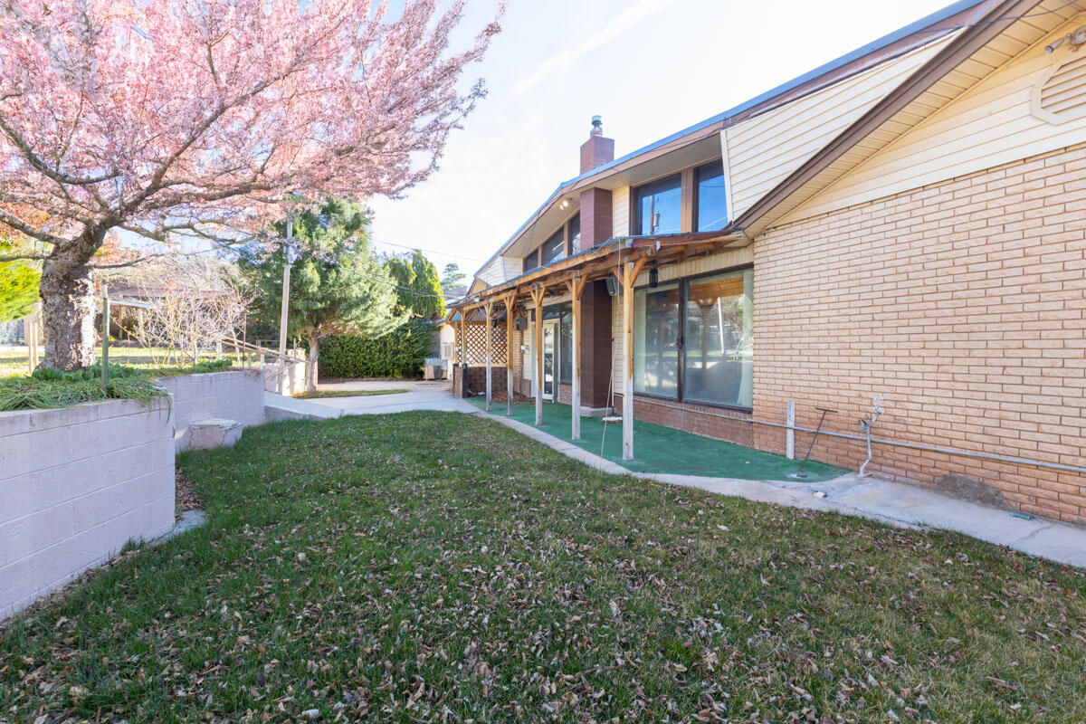 703 S 300 E, Cedar City, photo 26 of 39
