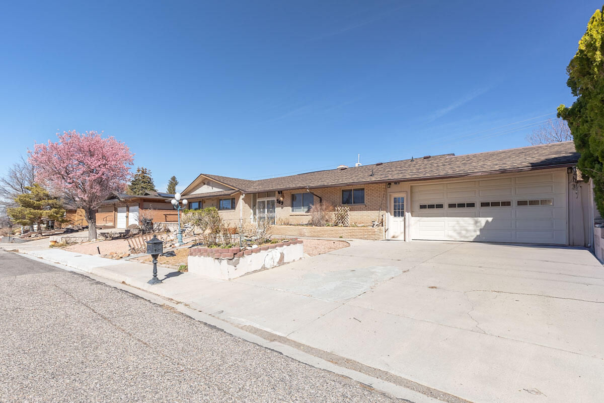 703 S 300 E, Cedar City, photo 3 of 39