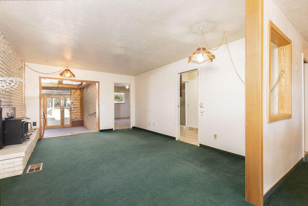 703 S 300 E, Cedar City, photo 5 of 39