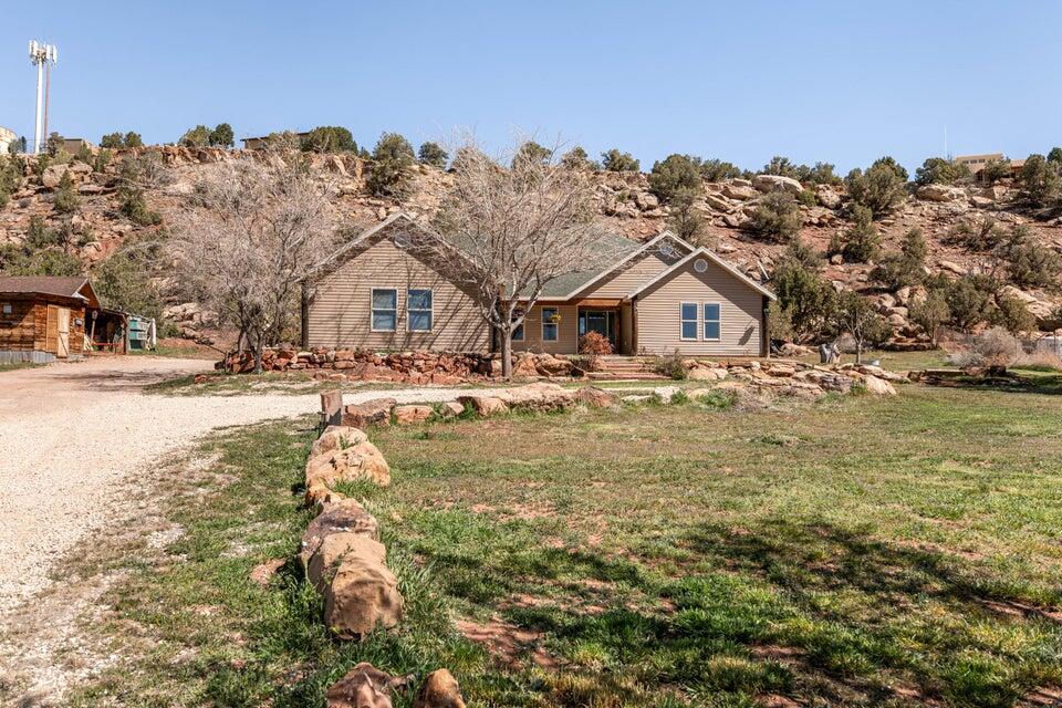 1892 N Golden Delicious Dr, Apple Valley, photo 4 of 58