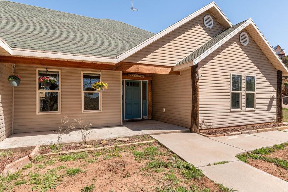 1892 N Golden Delicious Dr, Apple Valley, photo 5 of 58