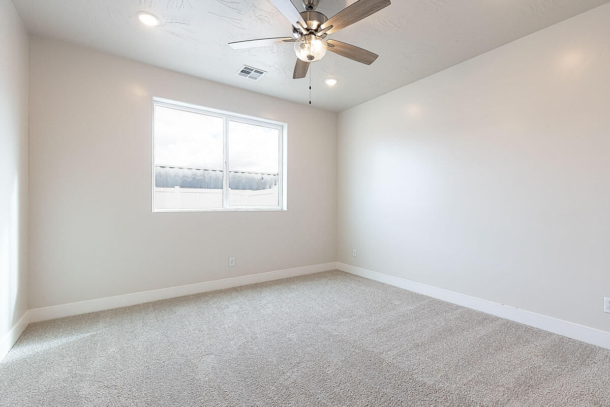 2604 N Clark Parkway, Cedar City, photo 8 of 16