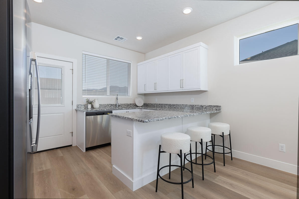 2604 N Clark Parkway, Cedar City, photo 4 of 16