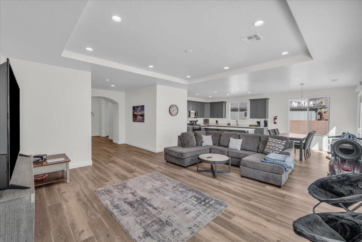 1466 N ARENA ROJA DR, Washington, photo 2 of 24