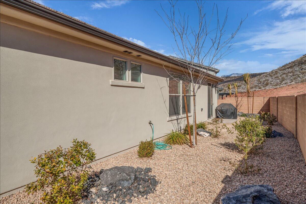 1466 N ARENA ROJA DR, Washington, photo 17 of 24