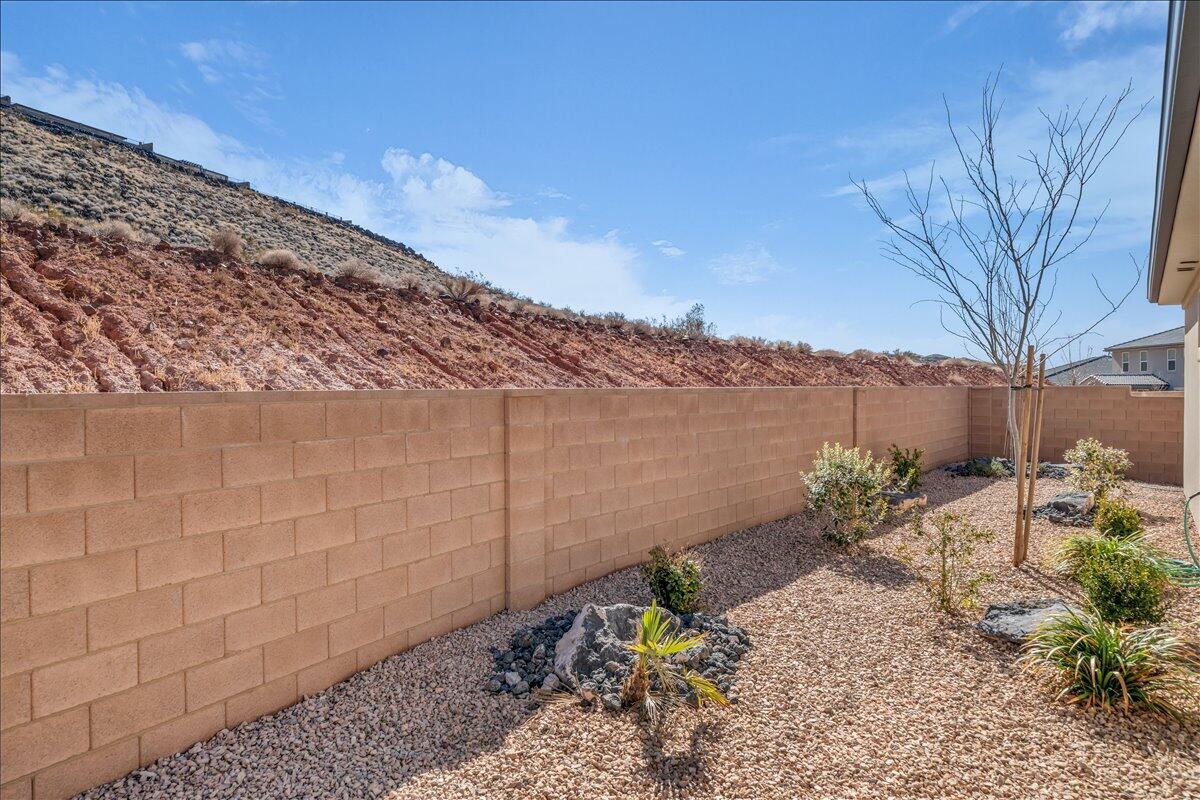 1466 N ARENA ROJA DR, Washington, photo 18 of 24