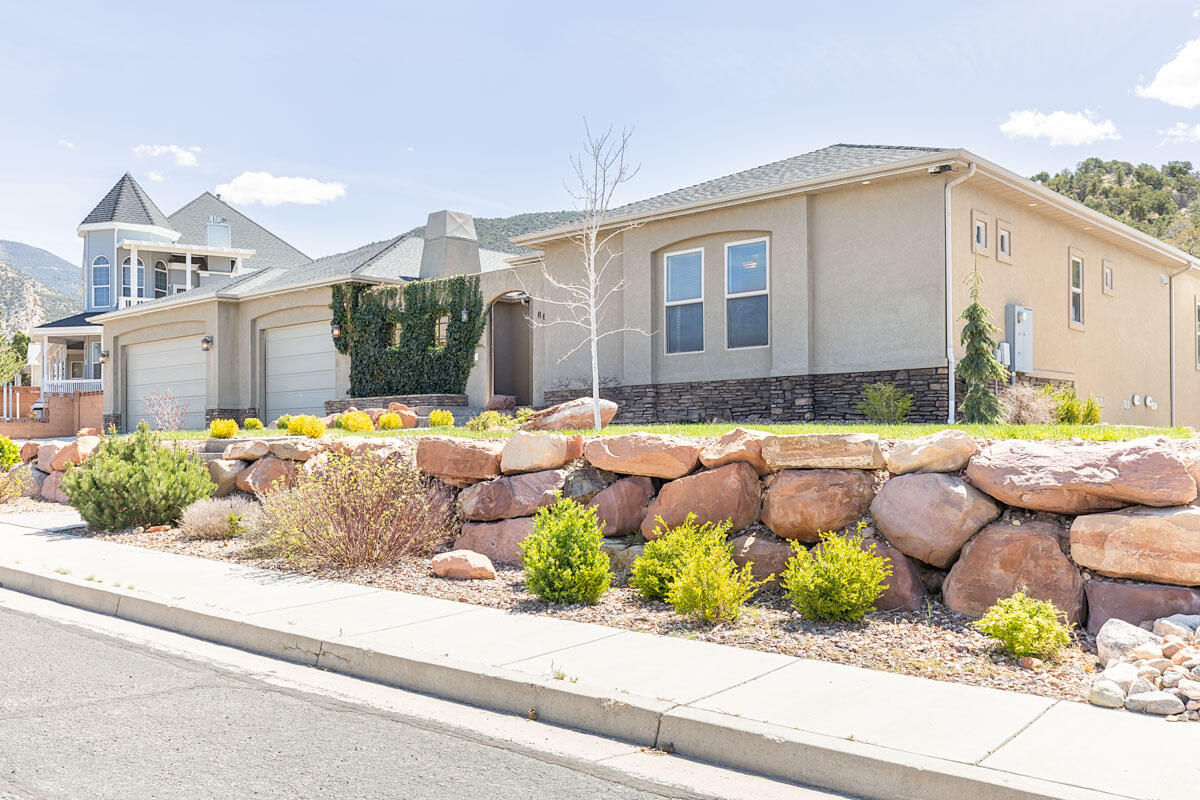 888 E Fiddlers Canyon RD, Cedar City, photo 2 of 74