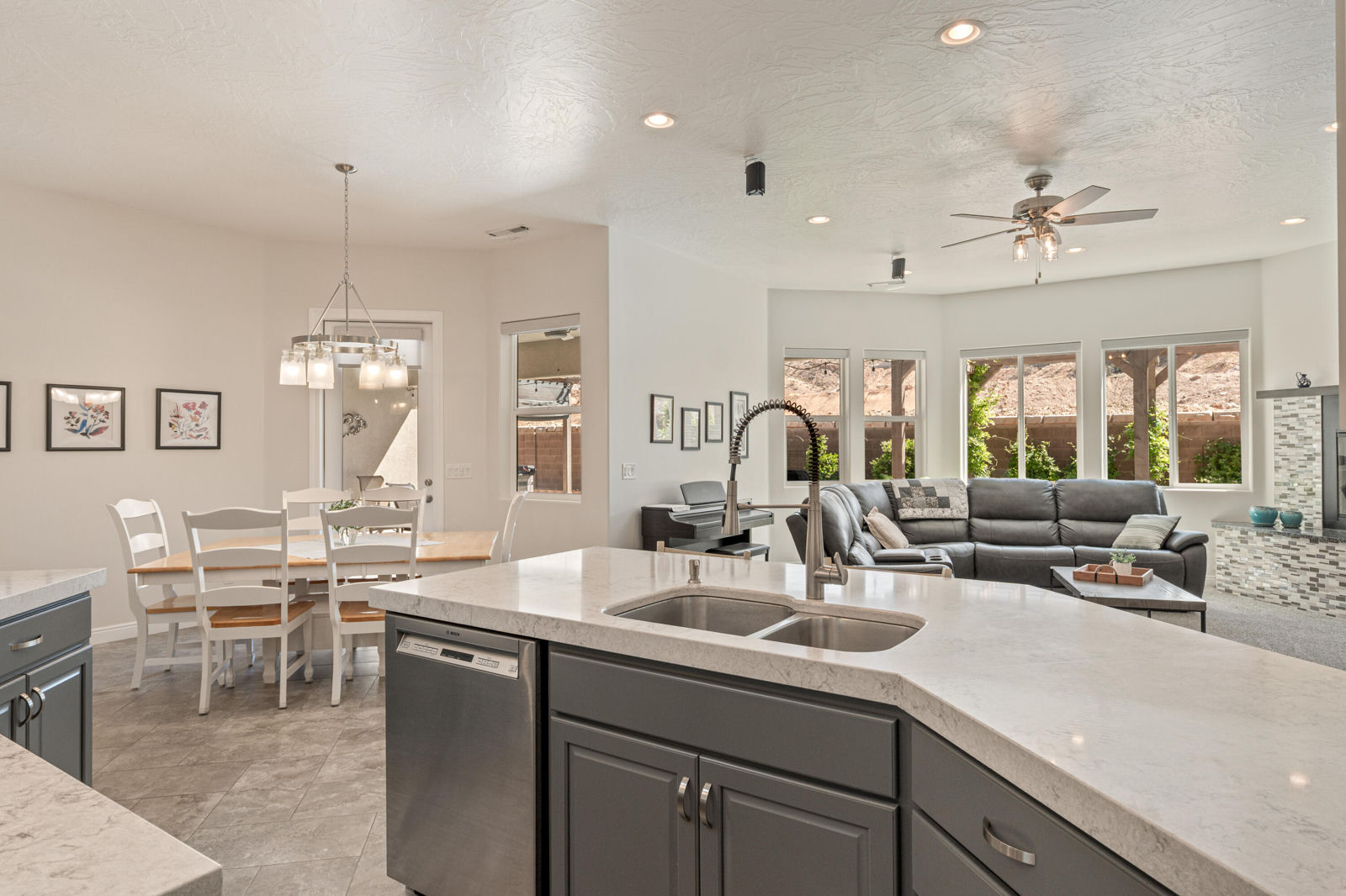 2927 S Majestic Court Dr, Washington, photo 19 of 77