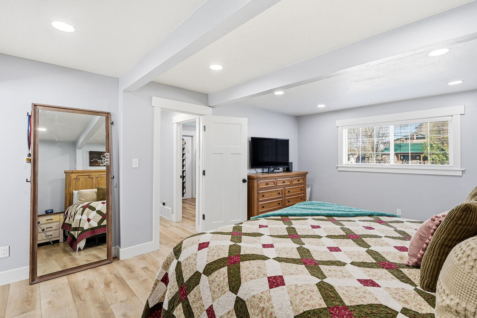 119 S 300 ST W, Milford, photo 11 of 49