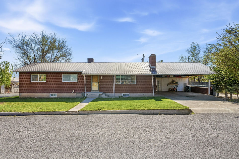 119 S 300 ST W, Milford