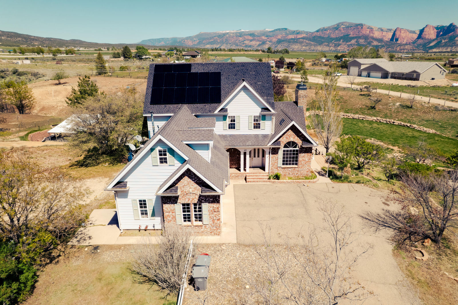 123 S Rachel LN, New Harmony, photo 2 of 51