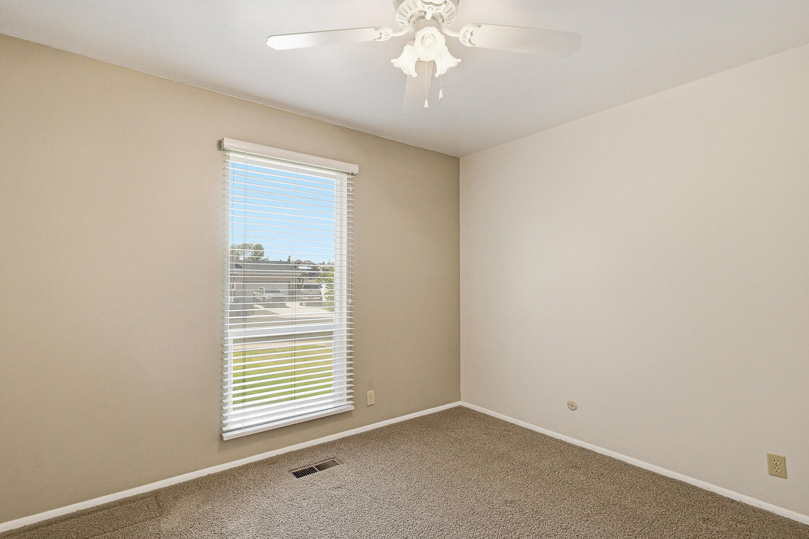 1069 S Cedar Knolls DR W, Cedar City, photo 31 of 69