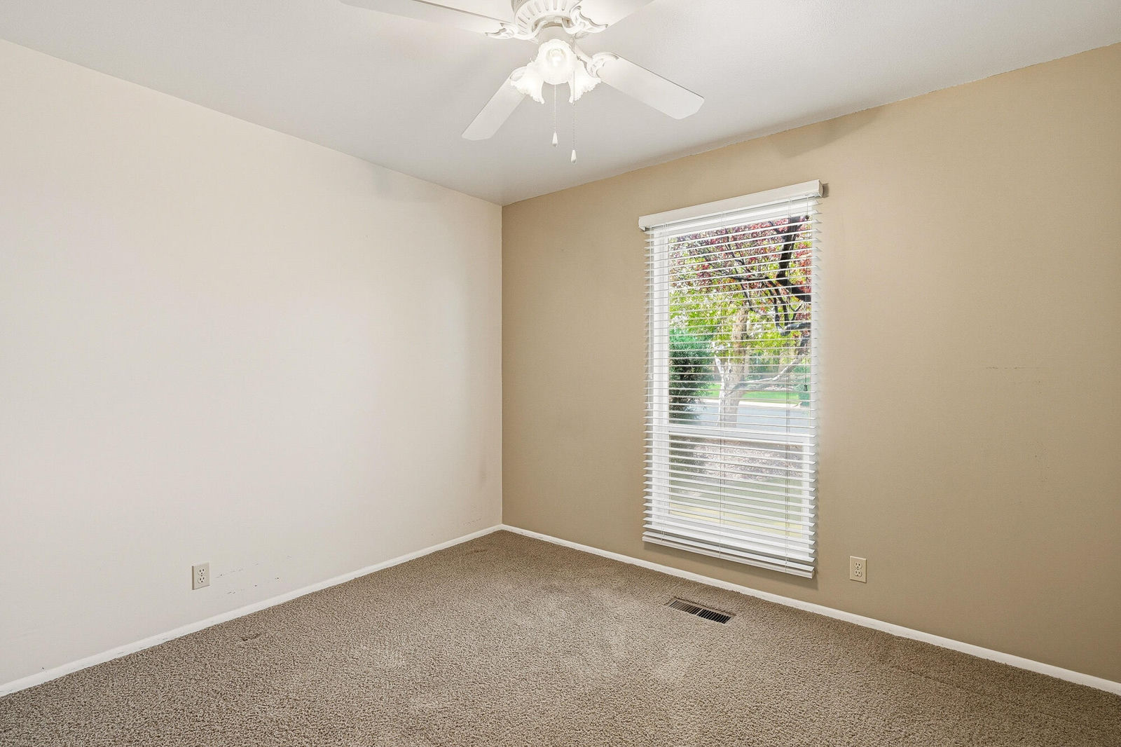 1069 S Cedar Knolls DR W, Cedar City, photo 33 of 69
