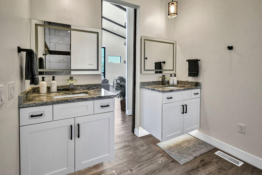 275 N 400 E, Annabella, photo 24 of 55