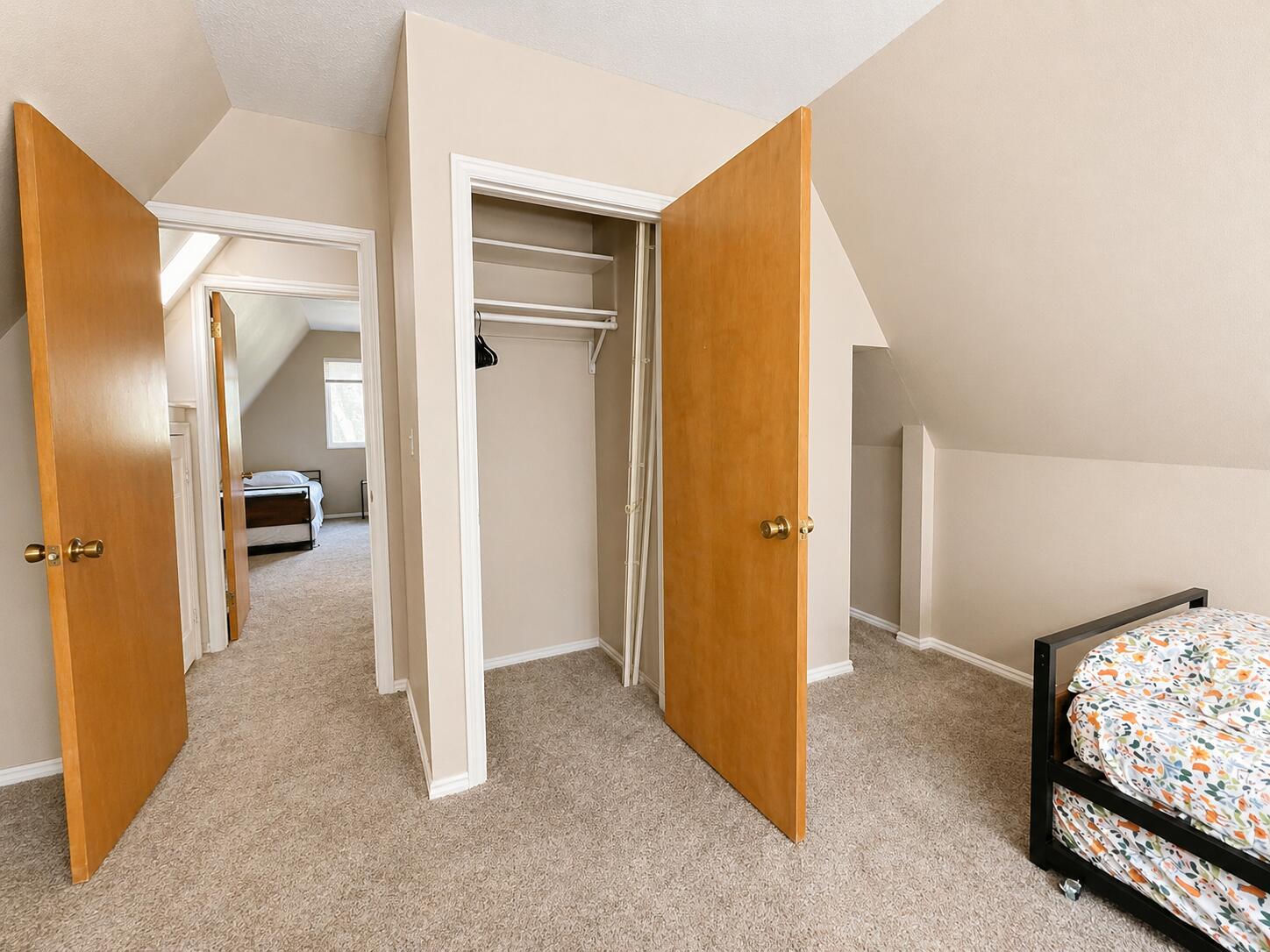 440 S Inspiration DR, Duck Creek Village, photo 27 of 38