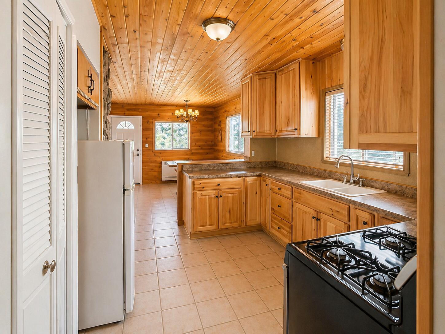 440 S Inspiration DR, Duck Creek Village, photo 13 of 38