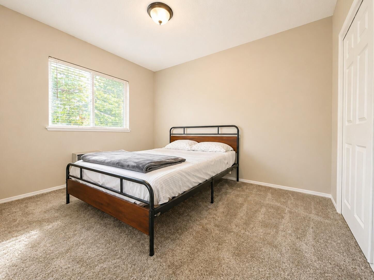 440 S Inspiration DR, Duck Creek Village, photo 18 of 38