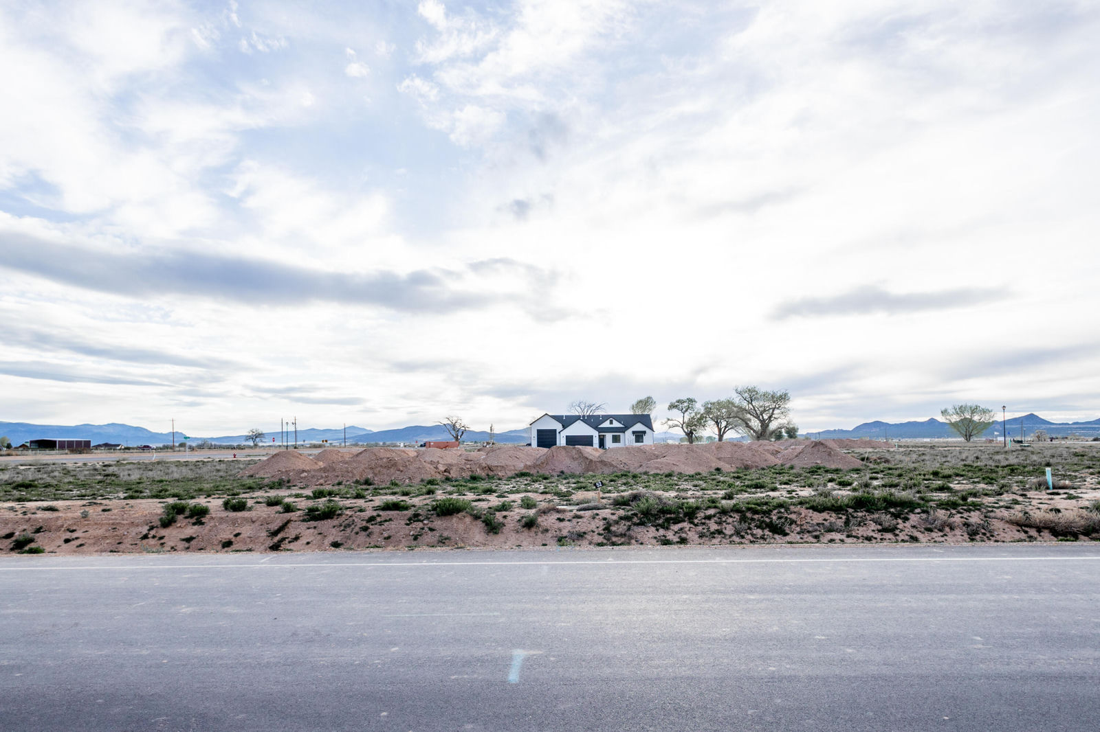 2435 N Kings RD, Cedar City, photo 3 of 6