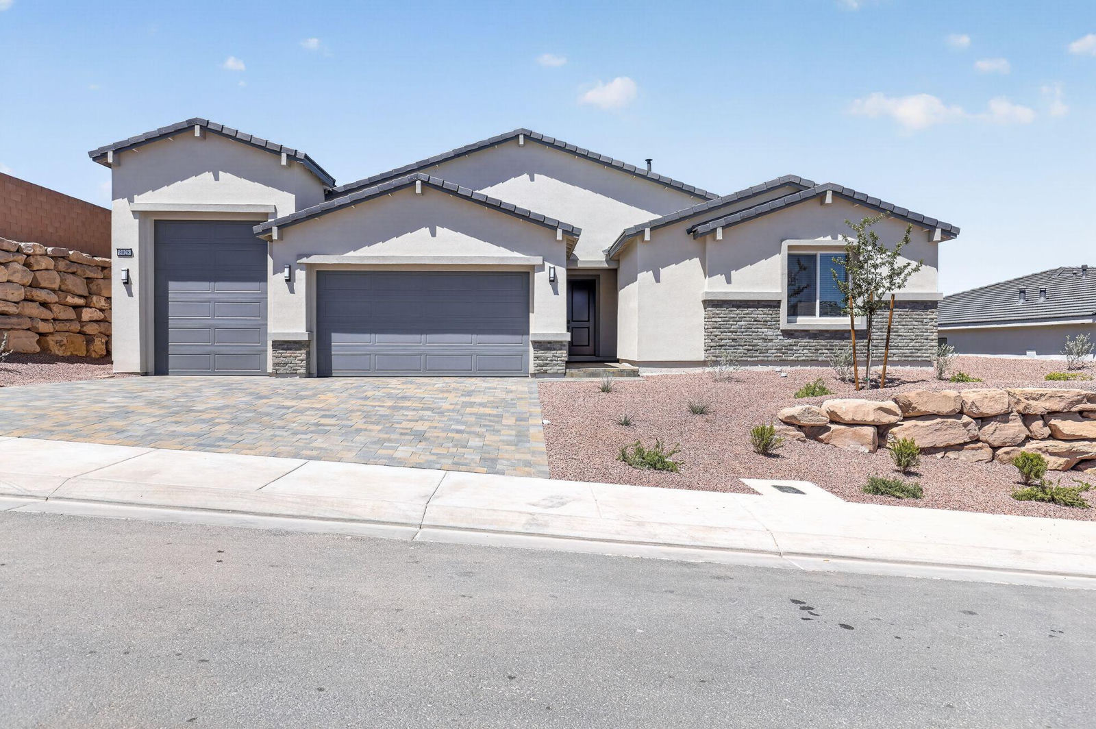 3028 W Orco LN, St George, photo 2 of 32