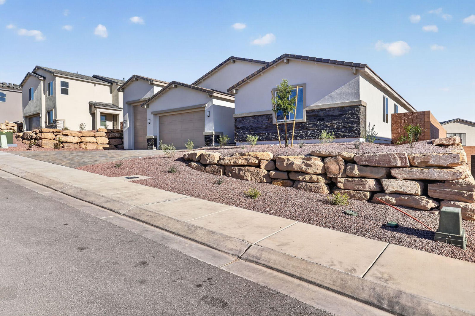 3054 W Orco LN, St George, photo 3 of 31