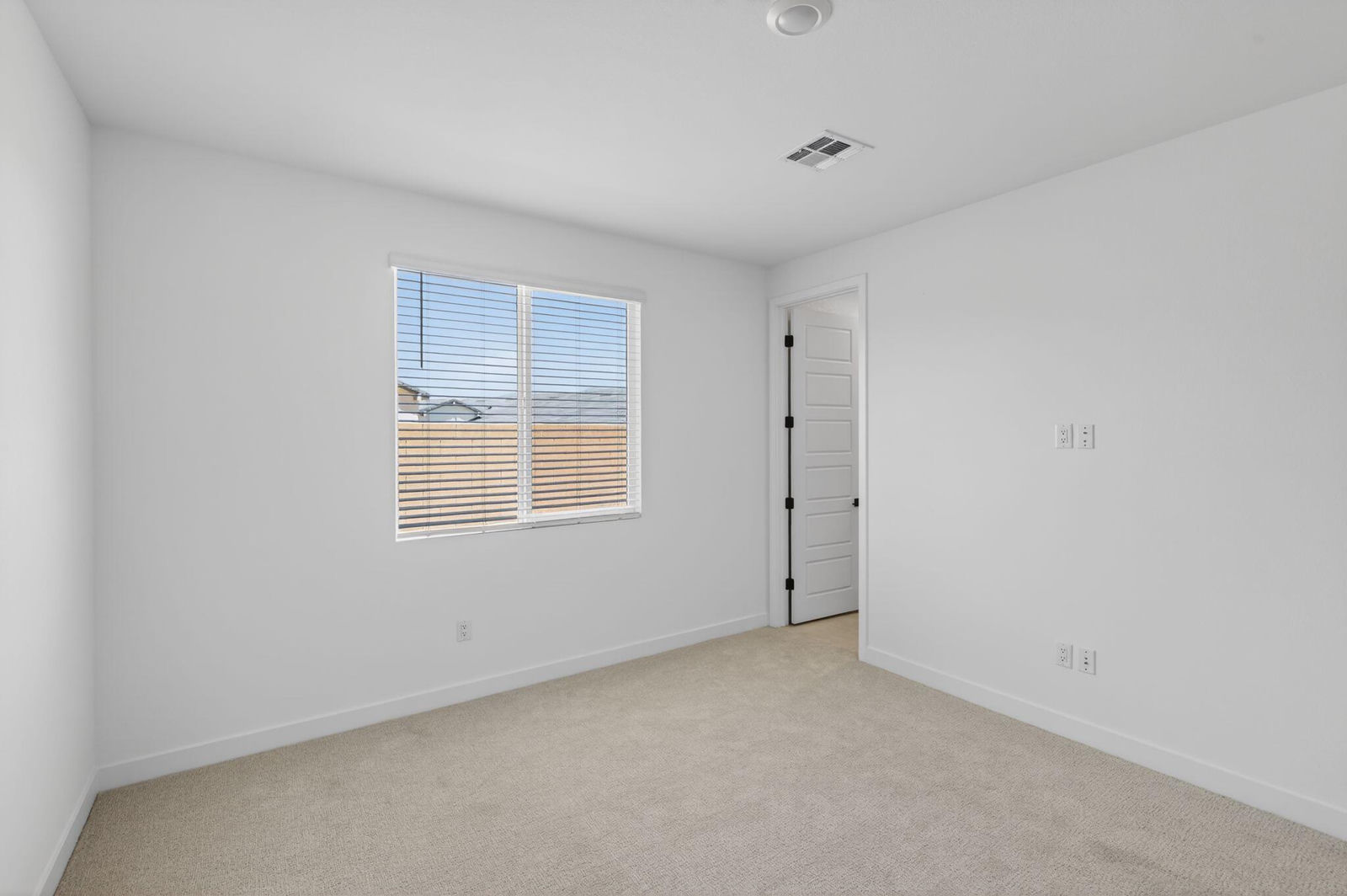 3054 W Orco LN, St George, photo 6 of 31