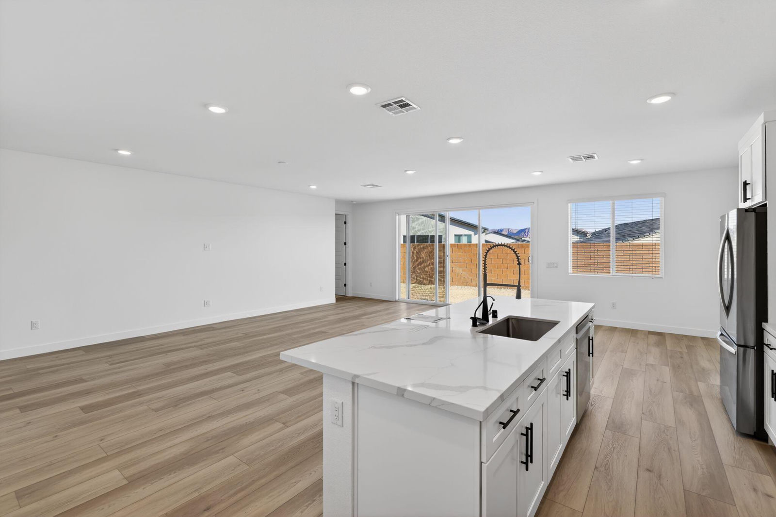3054 W Orco LN, St George, photo 9 of 31