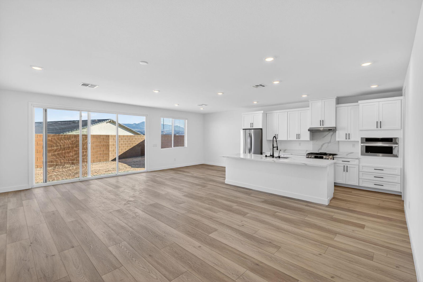 3054 W Orco LN, St George, photo 8 of 31