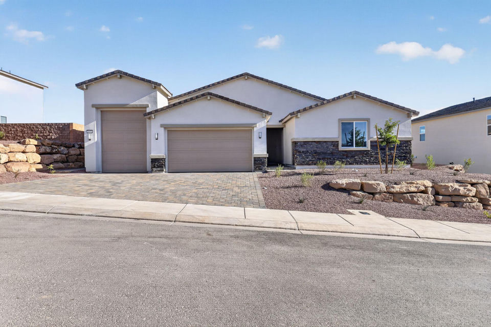 3054 W Orco LN, St George