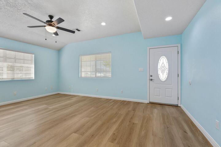149 S 100 E, Enterprise, photo 4 of 41