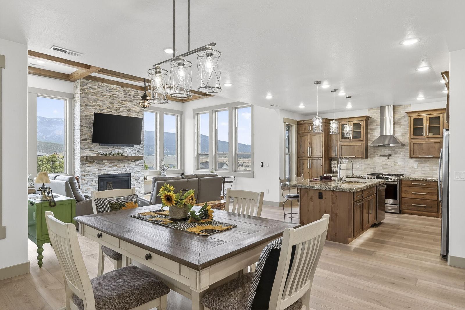 2865 W Rock Ridge RD, Cedar City, photo 11 of 96
