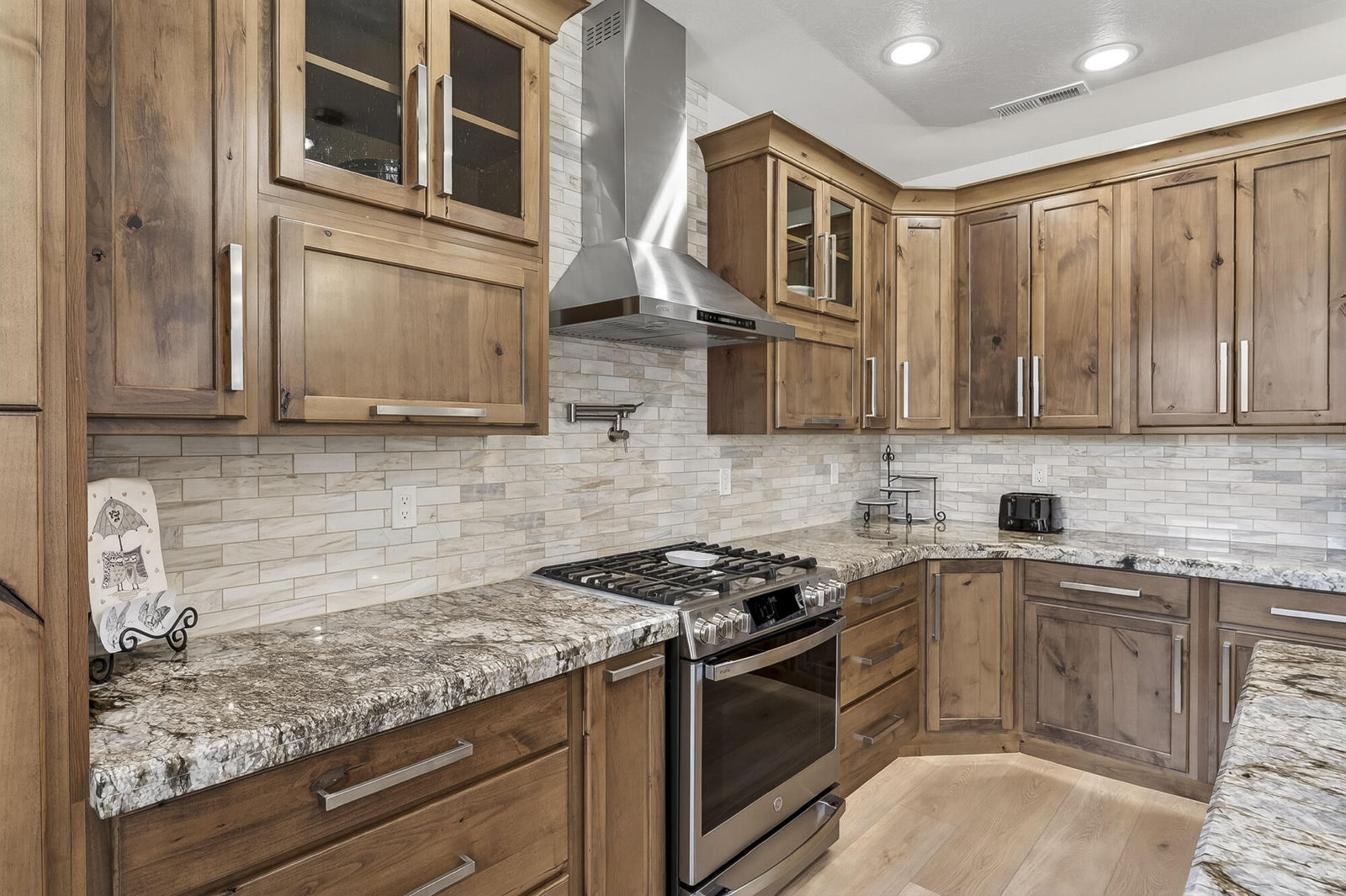 2865 W Rock Ridge RD, Cedar City, photo 20 of 96