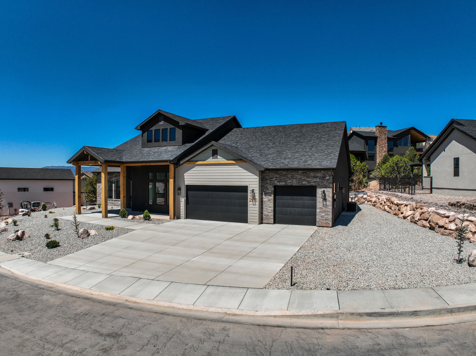 2910 W Rock Ridge RD, Cedar City, photo 4 of 57