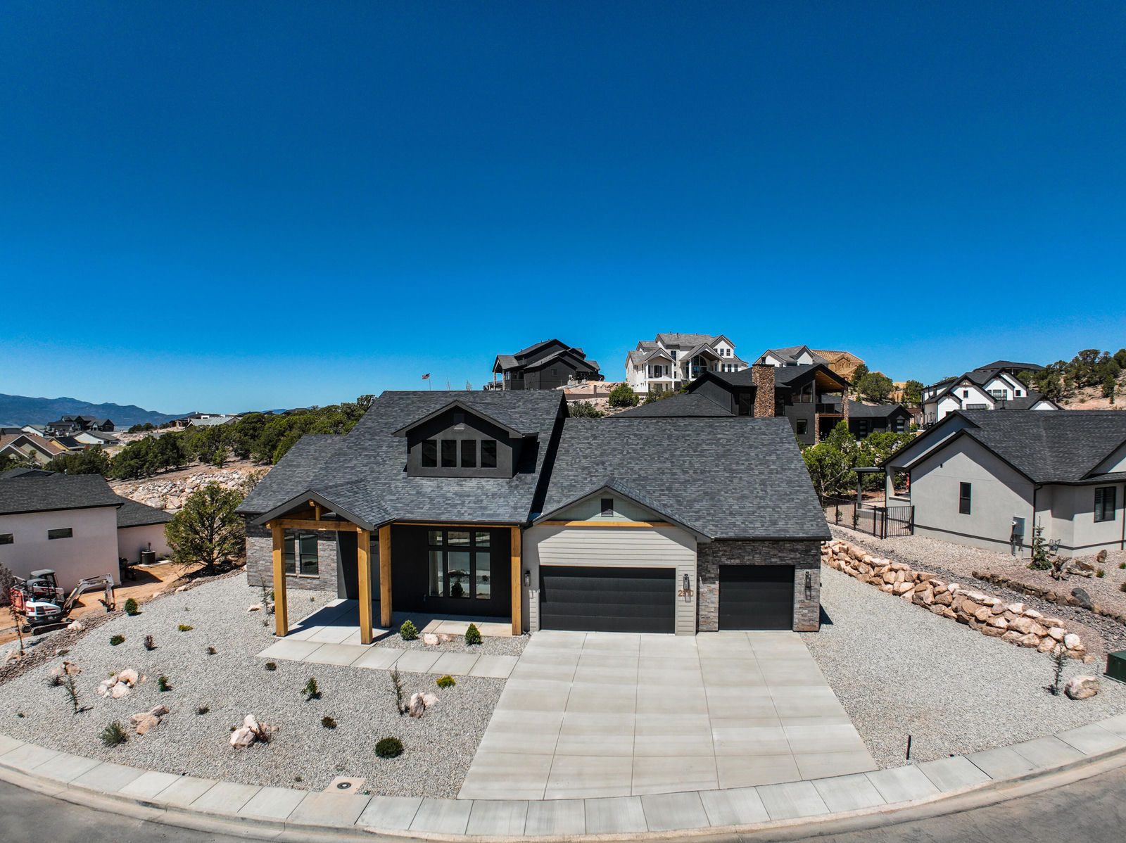 2910 W Rock Ridge RD, Cedar City, photo 5 of 57