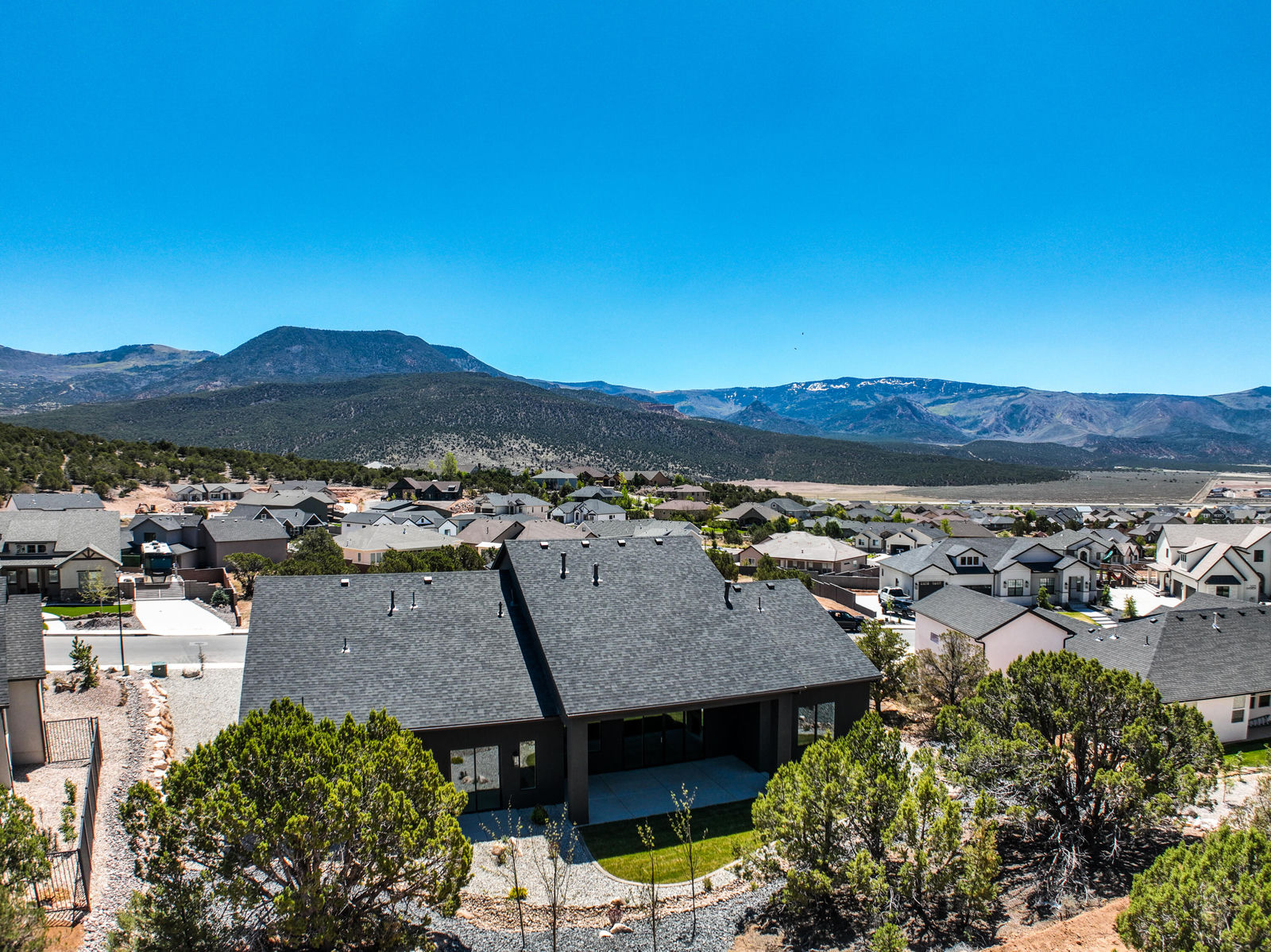2910 W Rock Ridge RD, Cedar City, photo 8 of 57