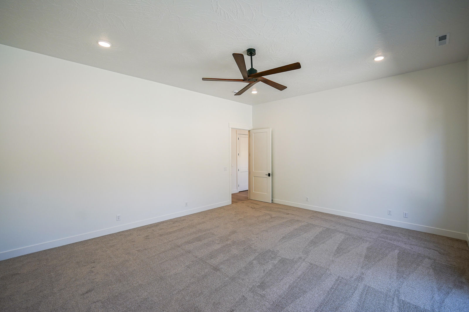 2910 W Rock Ridge RD, Cedar City, photo 35 of 57