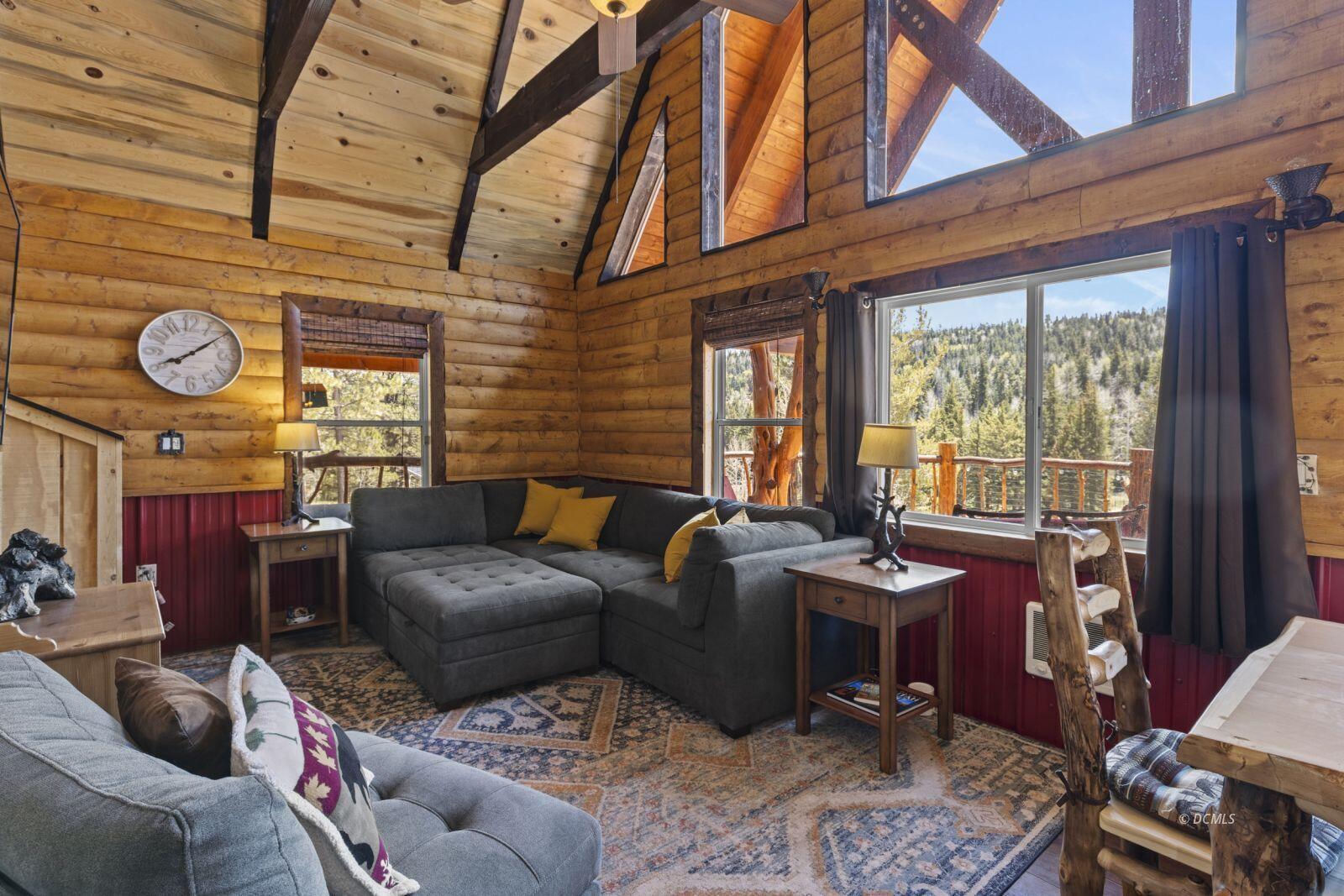 825 W Doe Trail, Duck Creek Village, photo 2 of 23
