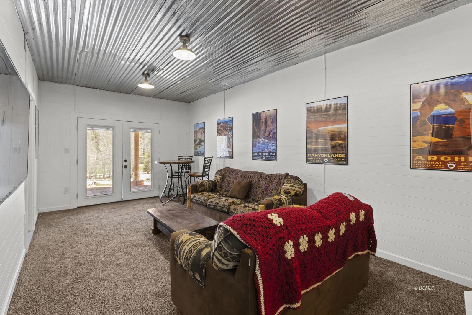 825 W Doe Trail, Duck Creek Village, photo 16 of 23