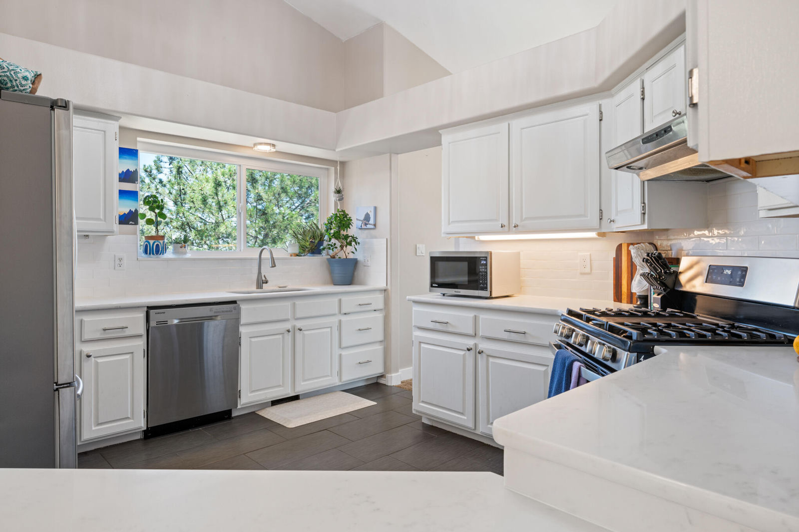 790 E Fiddlers Canyon RD, Cedar City, photo 9 of 36