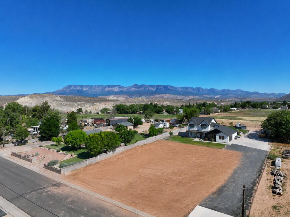 O.35 Acres on Center ST, La Verkin, photo 2