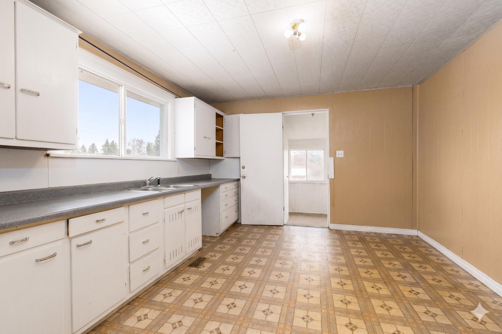 409 S 300 W, Cedar City, photo 6 of 27