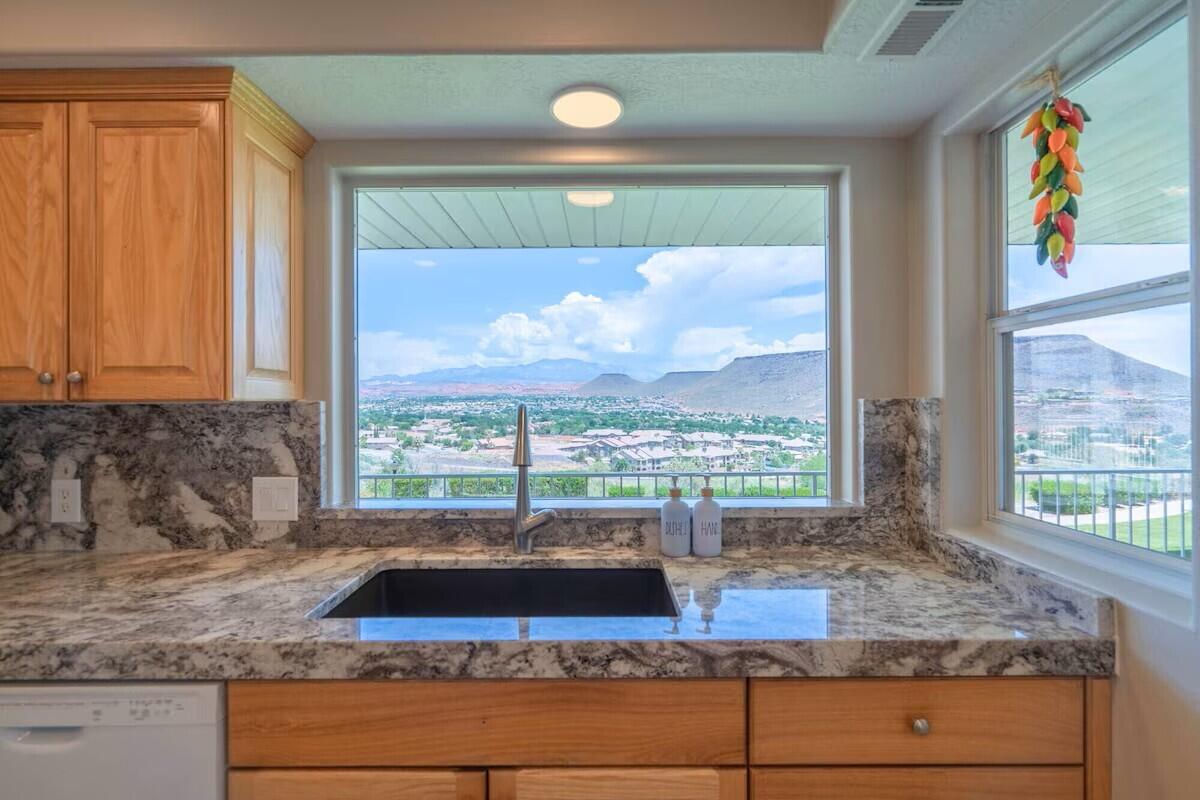 1845 W Canyon View DR, 608, St George, photo 4 of 26