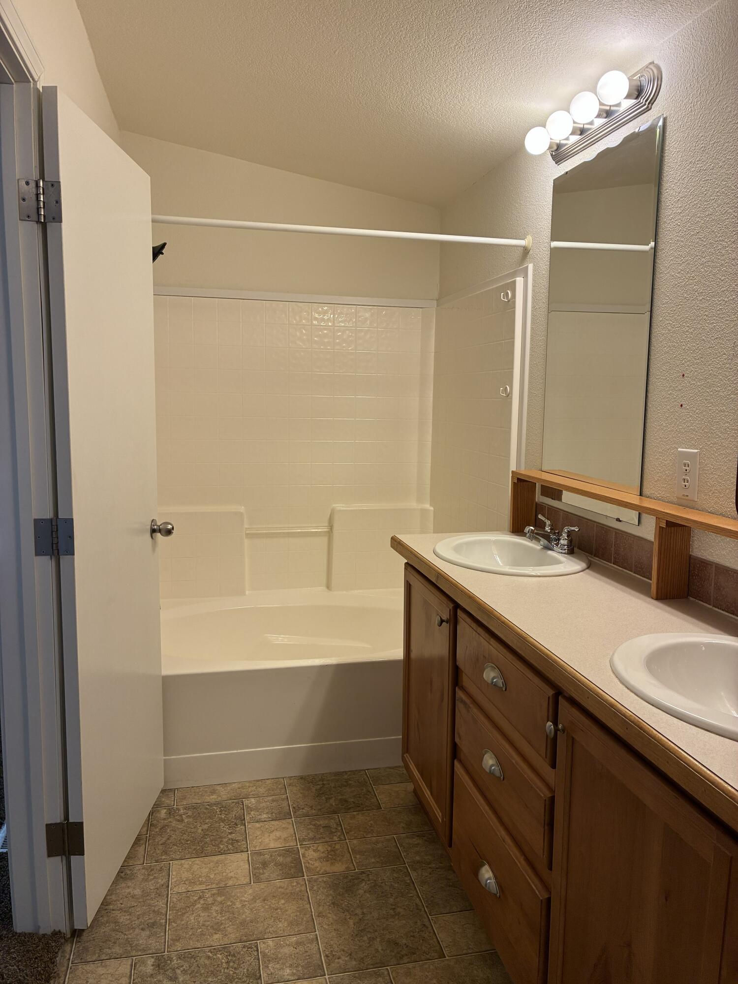 3825 W 20 N, Hurricane, photo 14 of 46