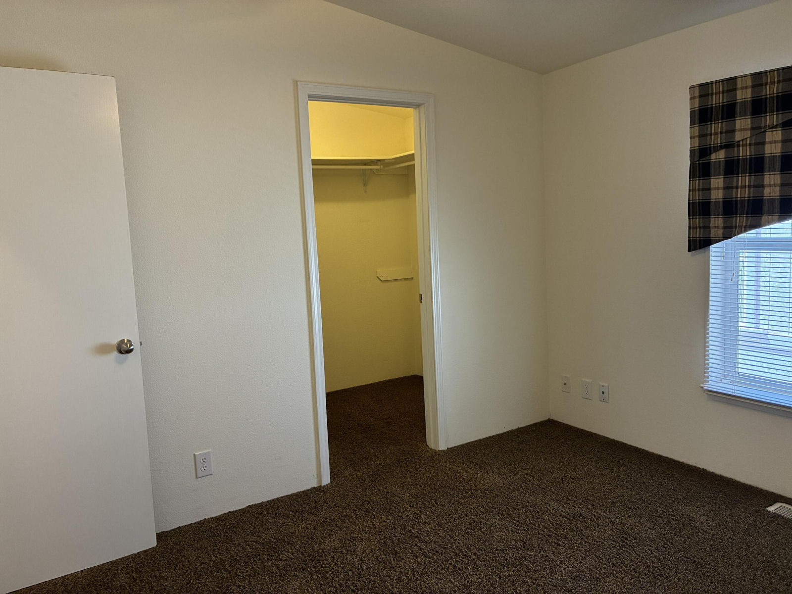 3825 W 20 N, Hurricane, photo 17 of 46