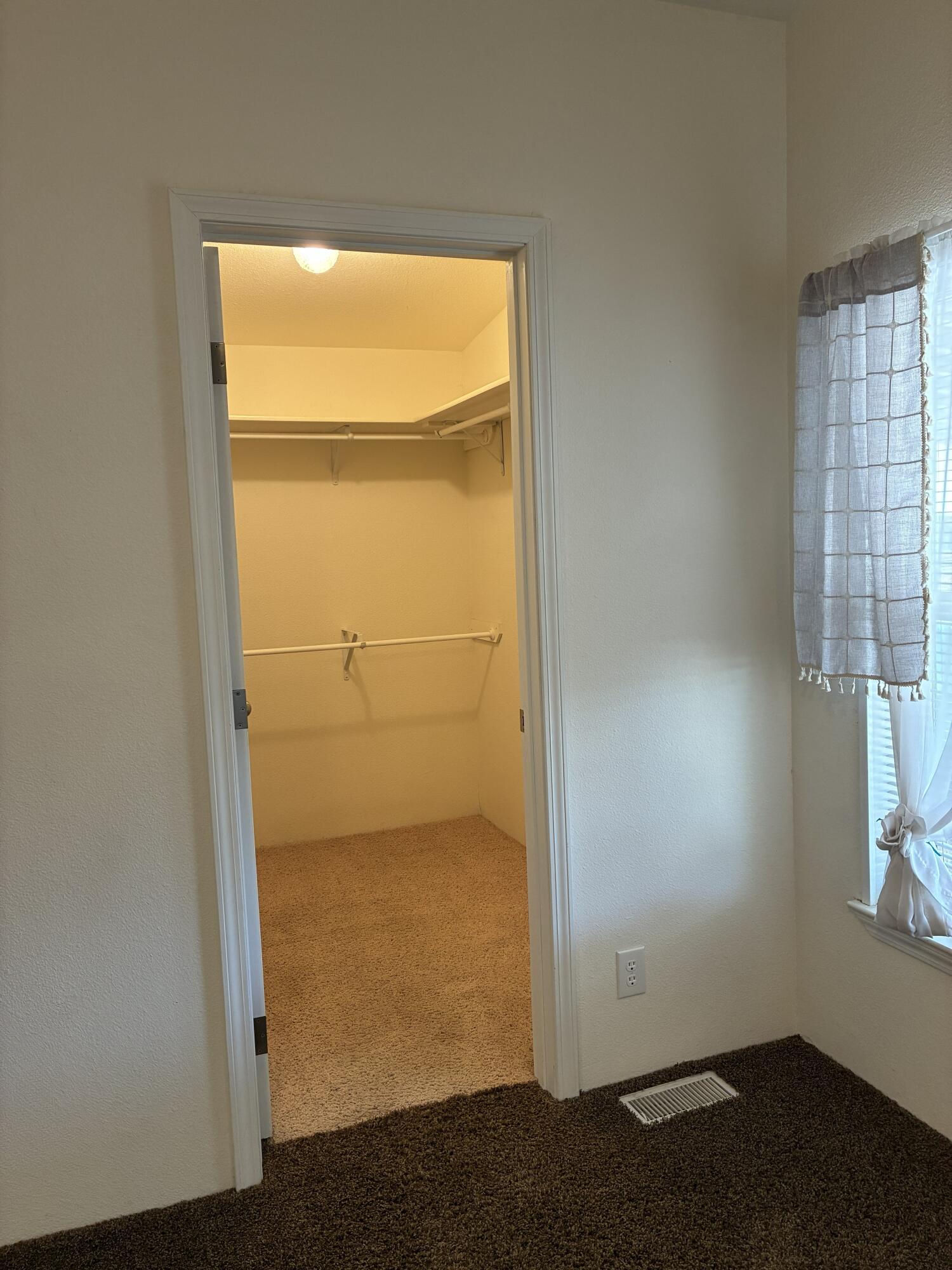 3825 W 20 N, Hurricane, photo 8 of 46