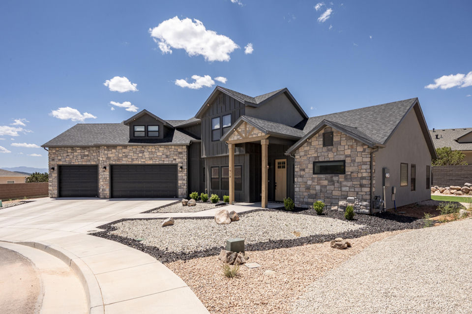 1918 S Oak Springs CIR, Cedar City, photo 2