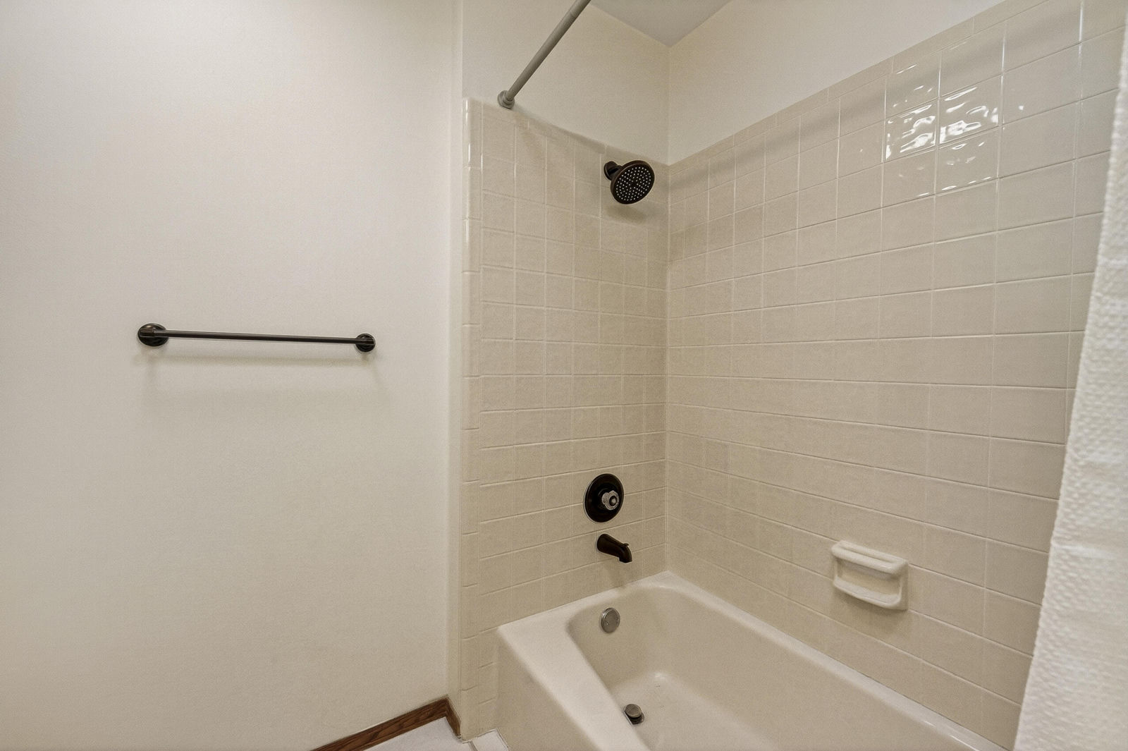 124 S 100 West ST, Enterprise, photo 18 of 59