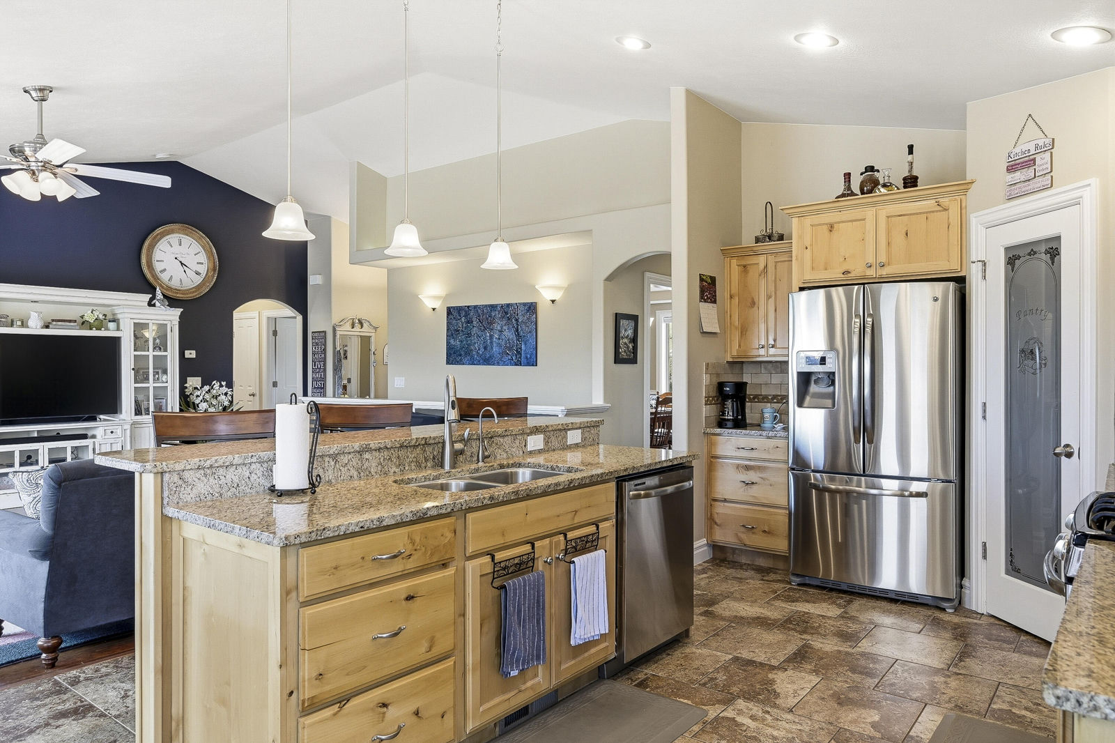 731 S 800 E, New Harmony, photo 13 of 76