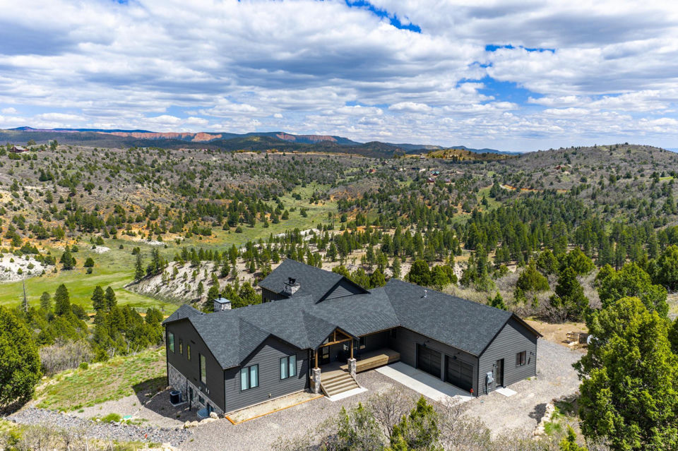 3780 N Royal DR, Duck Creek Village, photo 3