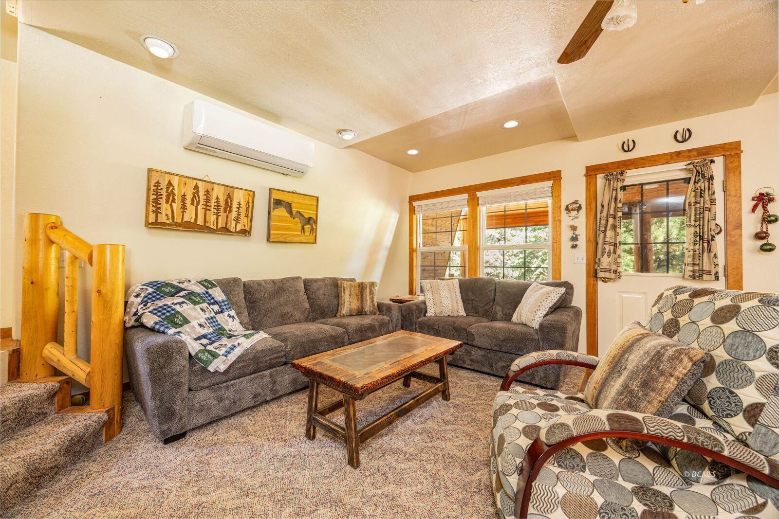 795 E Cedar Mountain DR, Duck Creek Village, photo 8 of 50