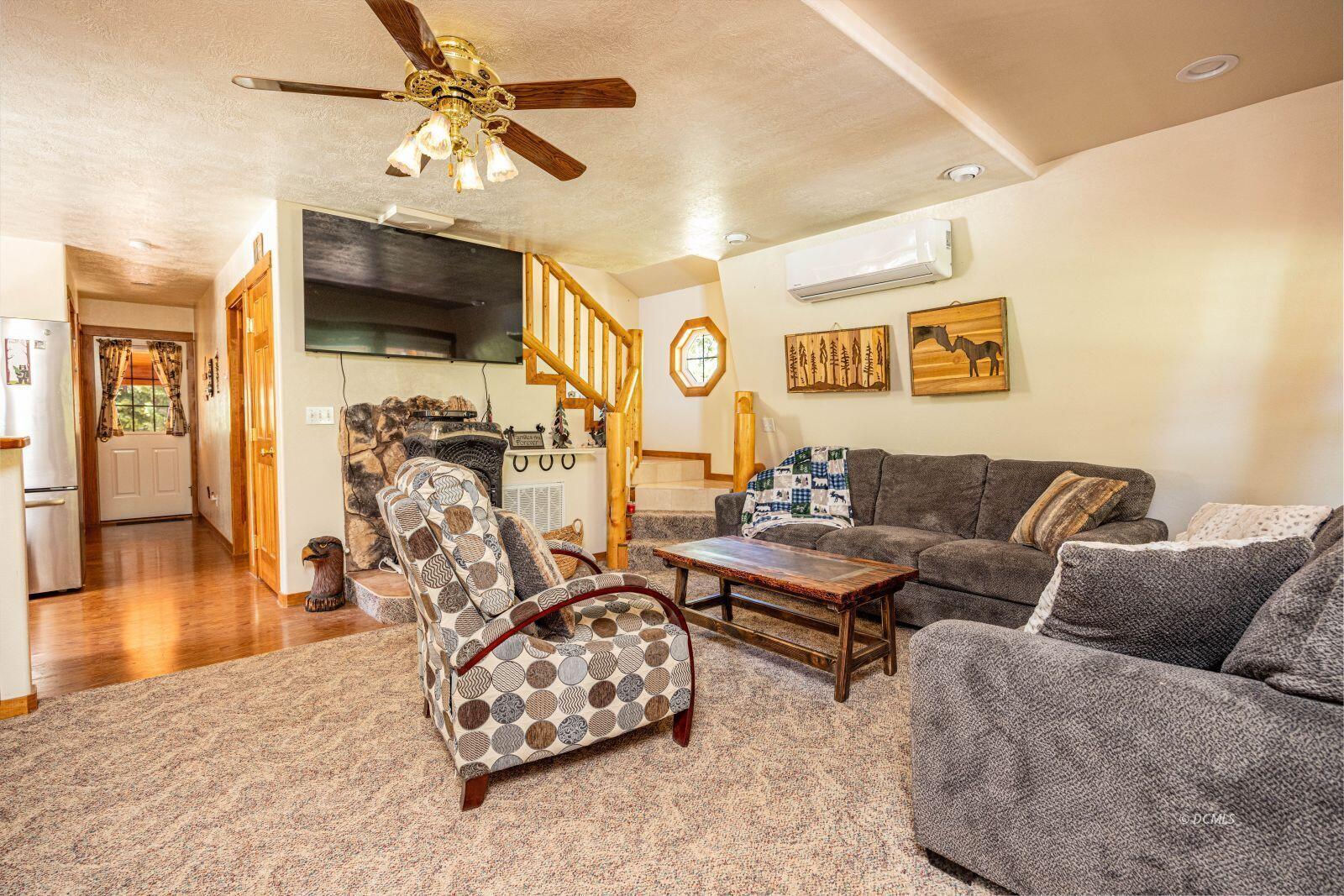 795 E Cedar Mountain DR, Duck Creek Village, photo 19 of 50